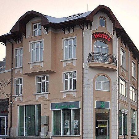 Irish Hotel Shumen Bagian luar foto